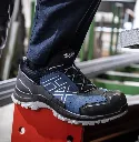 610050_black-eagle-safety-200-m-t_blue_act03-web.webp