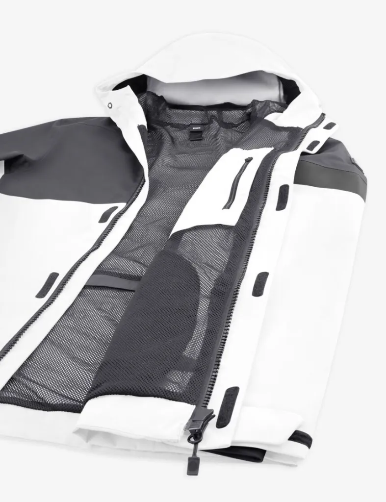 Luca weiss Detail1.webp