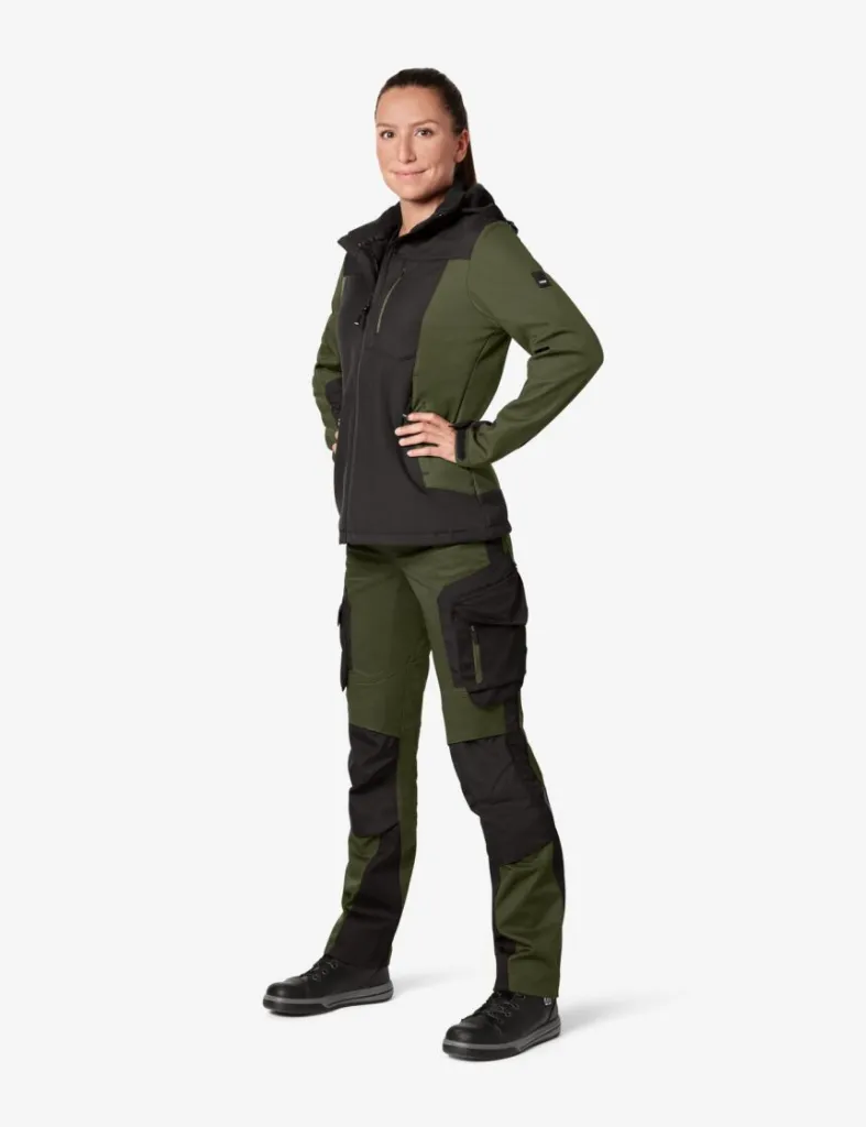 Alma olive lady2.webp