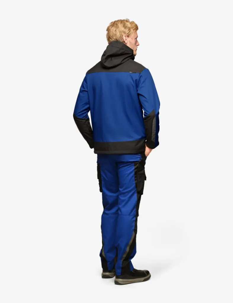 Jannik royal men back.webp